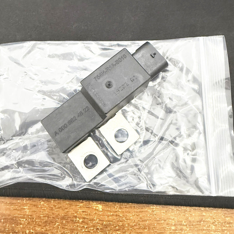 WXZOS A0009824823 Fuse Box Gruner Battery Relay for Mercedes W205 W213 W253 2015-2021