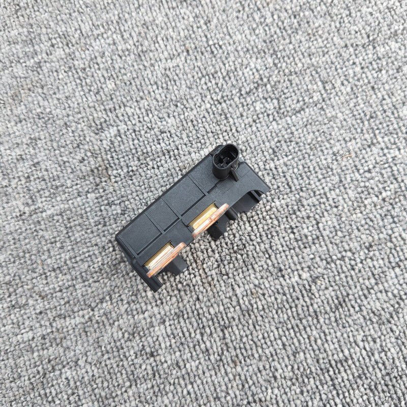 A0009822223 Battery Voltage Module Relay Fuse Box for Mercedes-Benz W463 W447