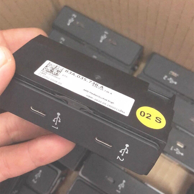 Front Central Console TYPE-C Socket Dual Charging Port for Audi Q3 2020-2022